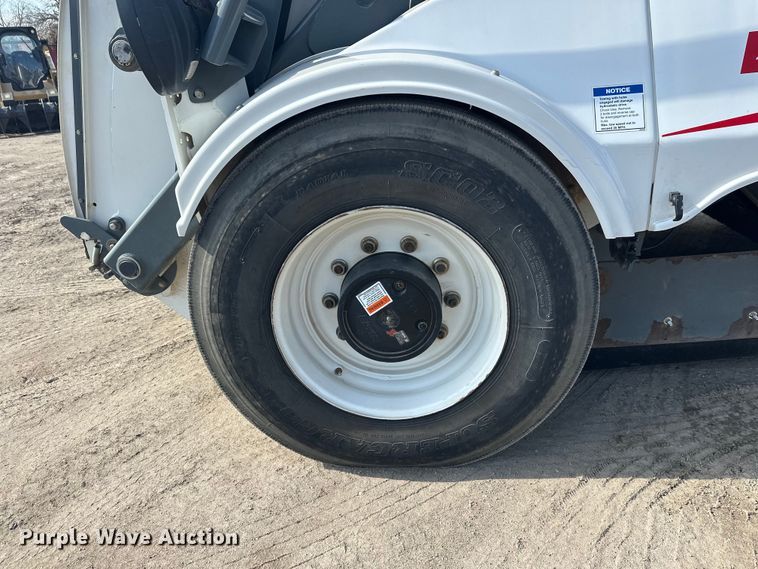 image for item FK1858 2007 Elgin Pelican street sweeper