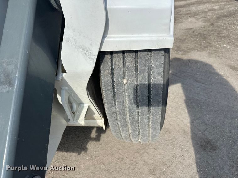 image for item FK1858 2007 Elgin Pelican street sweeper