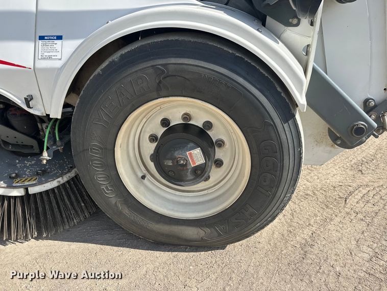 image for item FK1858 2007 Elgin Pelican street sweeper