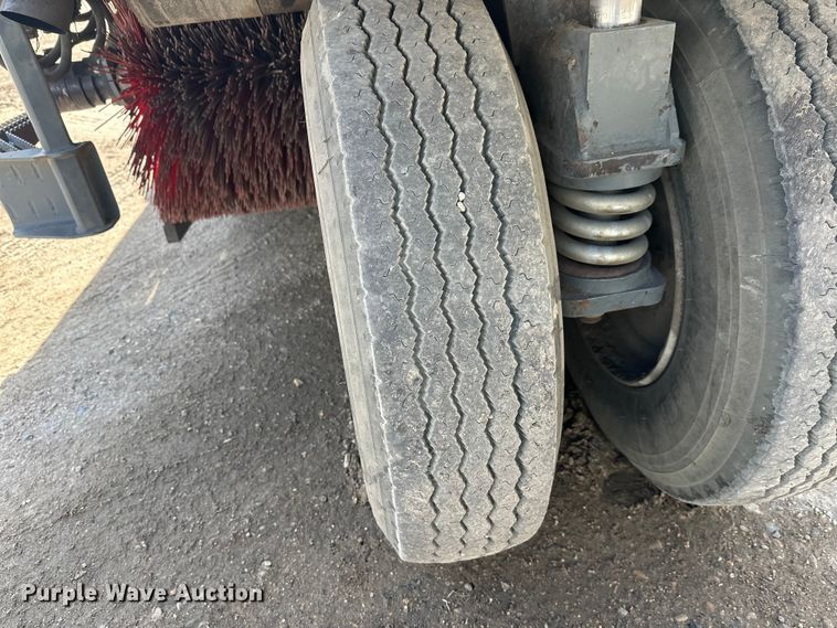 image for item FK1858 2007 Elgin Pelican street sweeper