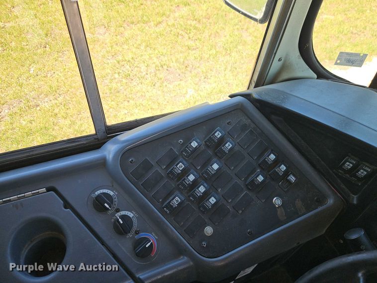 image for item FN5591 2008 IC PB105 school bus