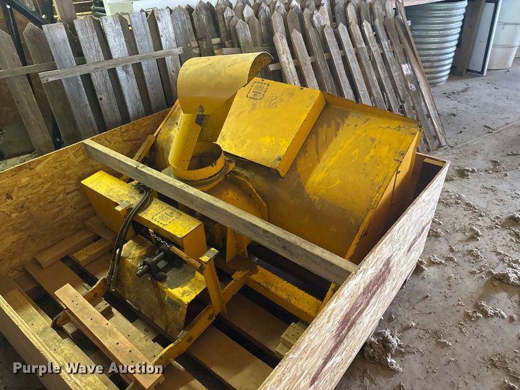 image for item GG9985 Hustler  920504 snow blower