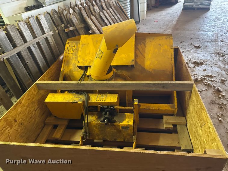 image for item GG9985 Hustler  920504 snow blower