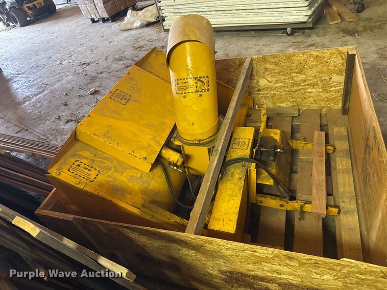 image for item GG9985 Hustler  920504 snow blower