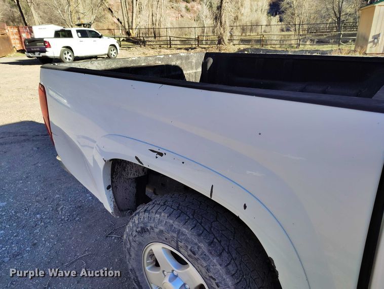 image for item IH9466 2007 GMC Canyon Crew Cab pickup truck