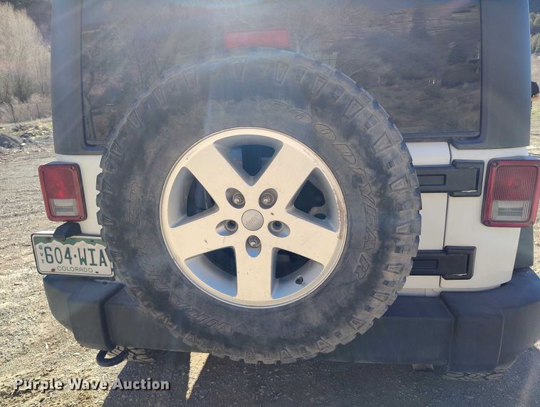 image for item IH9471 2012 Jeep Wrangler Unlimited Sport  SUV