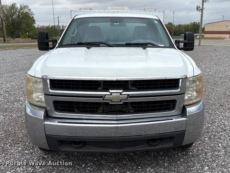 image for item NK9065 2009 Chevrolet Silverado 2500HD Ext. Cab animal control pickup truck