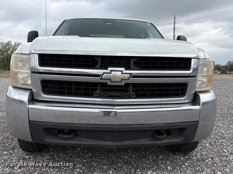 image for item NK9065 2009 Chevrolet Silverado 2500HD Ext. Cab animal control pickup truck