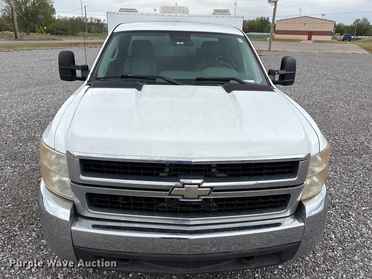 image for item NK9065 2009 Chevrolet Silverado 2500HD Ext. Cab animal control pickup truck