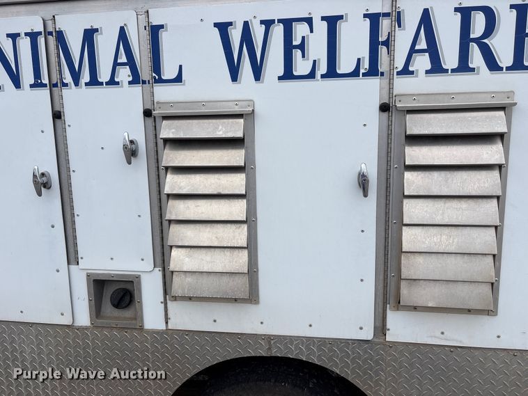 image for item NK9065 2009 Chevrolet Silverado 2500HD Ext. Cab animal control pickup truck