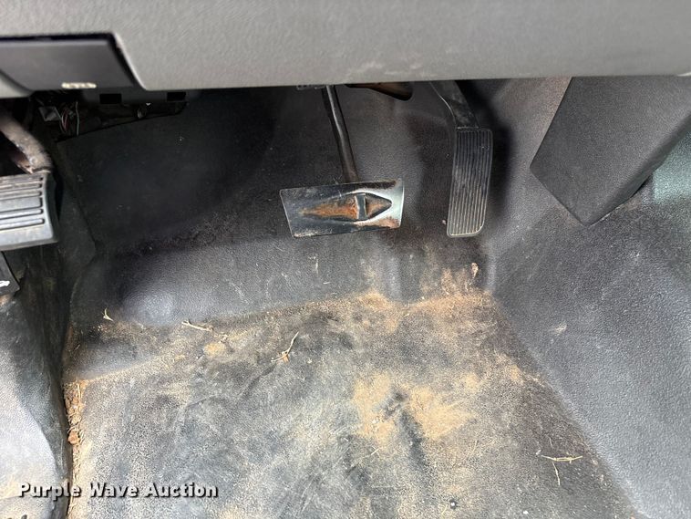 image for item NK9065 2009 Chevrolet Silverado 2500HD Ext. Cab animal control pickup truck