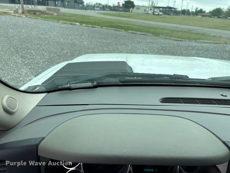 image for item NK9065 2009 Chevrolet Silverado 2500HD Ext. Cab animal control pickup truck