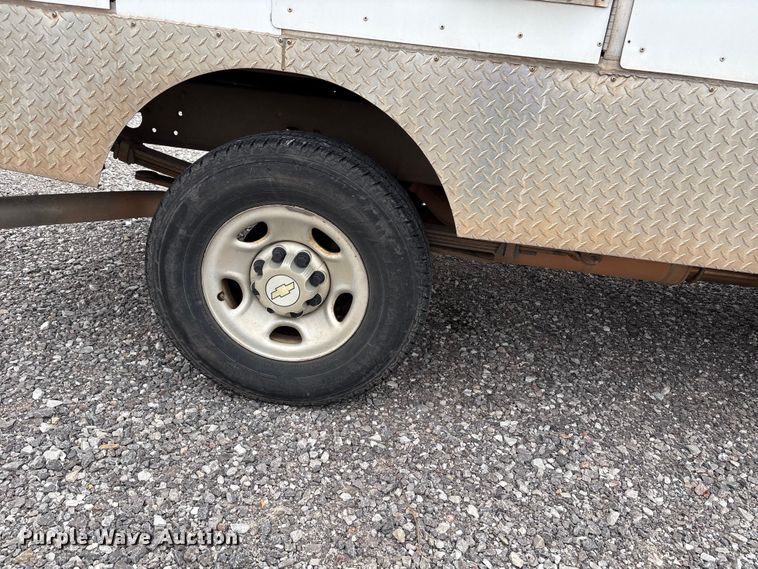 image for item NK9065 2009 Chevrolet Silverado 2500HD Ext. Cab animal control pickup truck