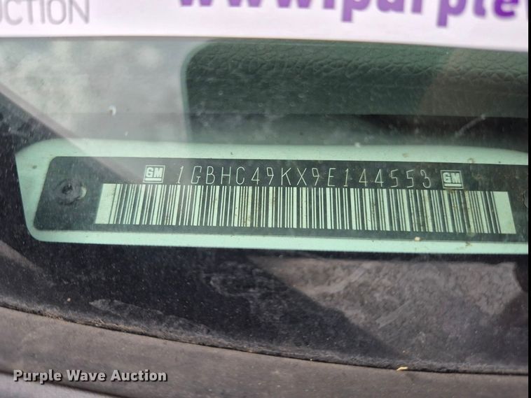 image for item NK9065 2009 Chevrolet Silverado 2500HD Ext. Cab animal control pickup truck