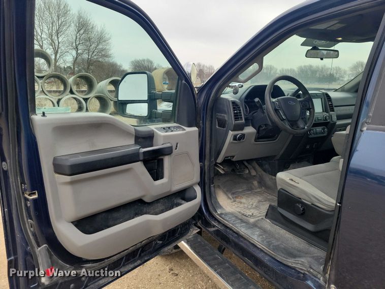 image for item NK9926 2019 Ford F250 Super Duty Ext. Cab pickup truck