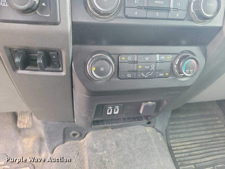 image for item NK9926 2019 Ford F250 Super Duty Ext. Cab pickup truck