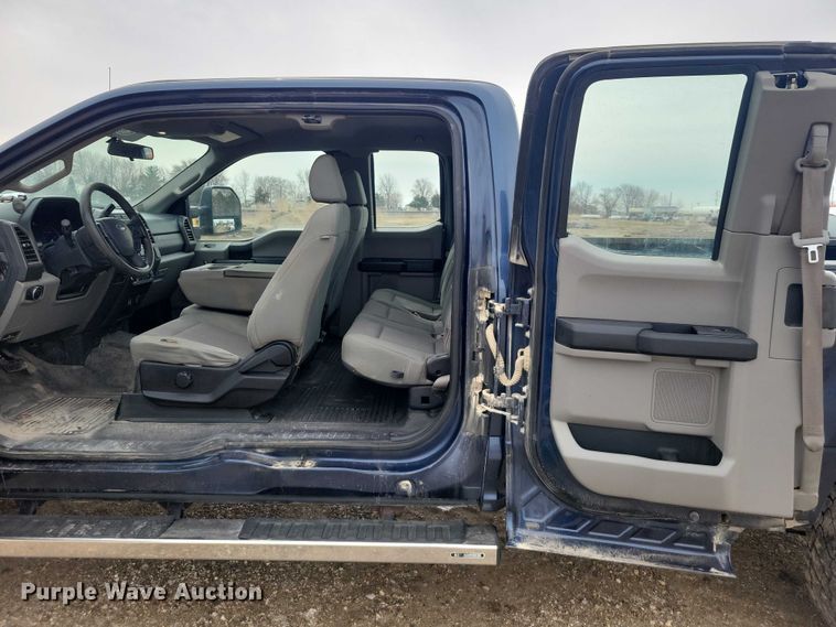 image for item NK9926 2019 Ford F250 Super Duty Ext. Cab pickup truck