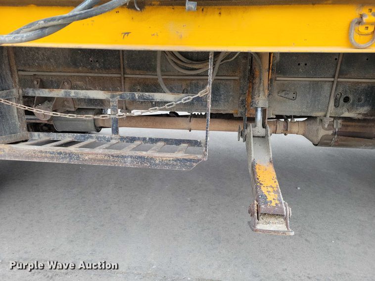 image for item NK9929 2008 Ford F450 Super Duty traffic sign truck