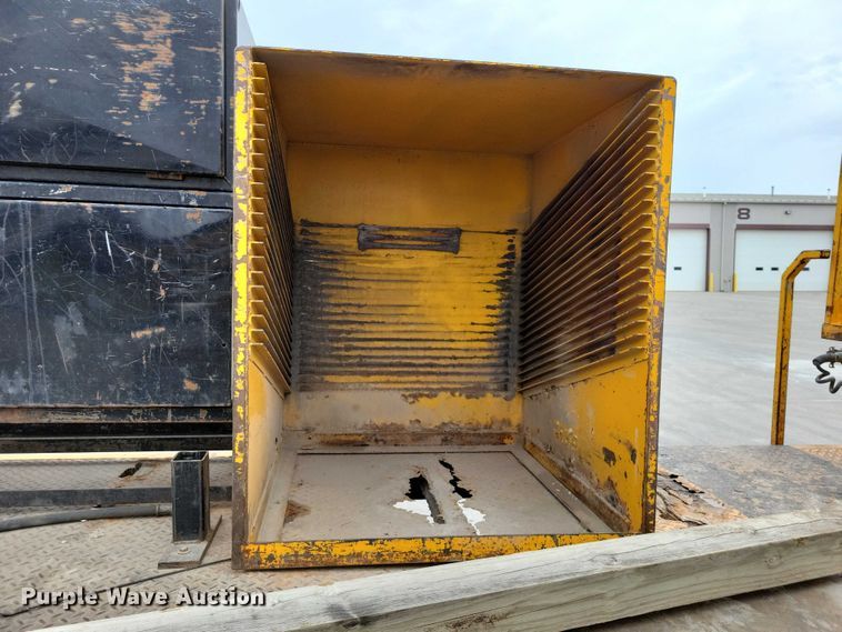 image for item NK9929 2008 Ford F450 Super Duty traffic sign truck