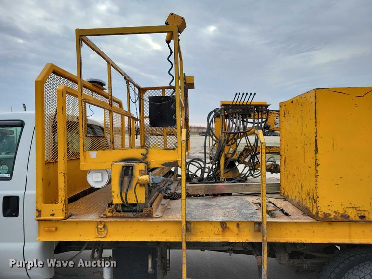 image for item NK9929 2008 Ford F450 Super Duty traffic sign truck