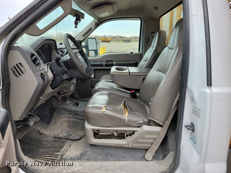 image for item NK9929 2008 Ford F450 Super Duty traffic sign truck