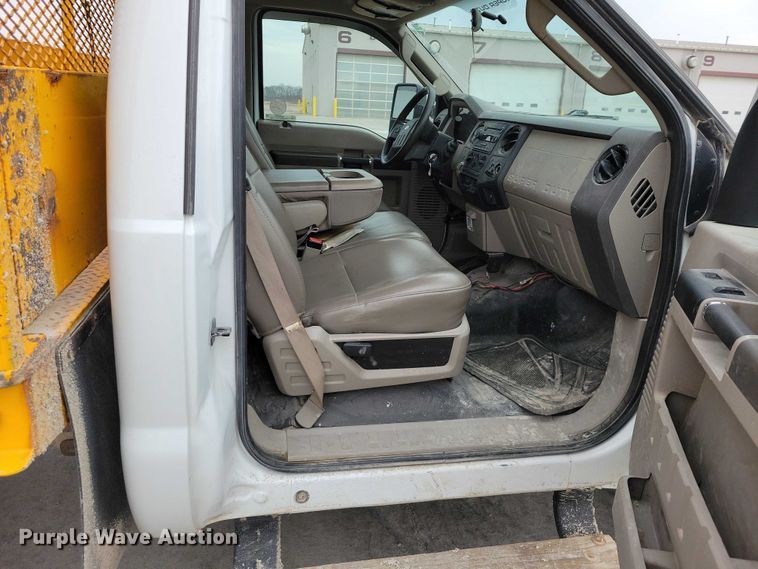 image for item NK9929 2008 Ford F450 Super Duty traffic sign truck