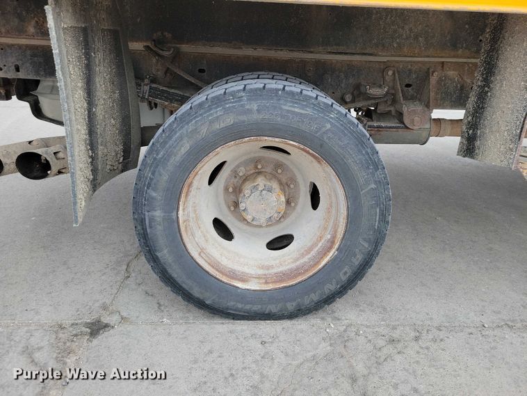 image for item NK9929 2008 Ford F450 Super Duty traffic sign truck