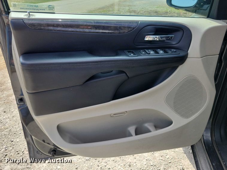 image for item NK9931 2011 Dodge Grand Caravan van