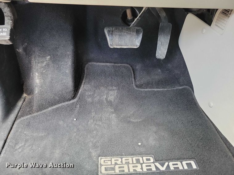 image for item NK9931 2011 Dodge Grand Caravan van