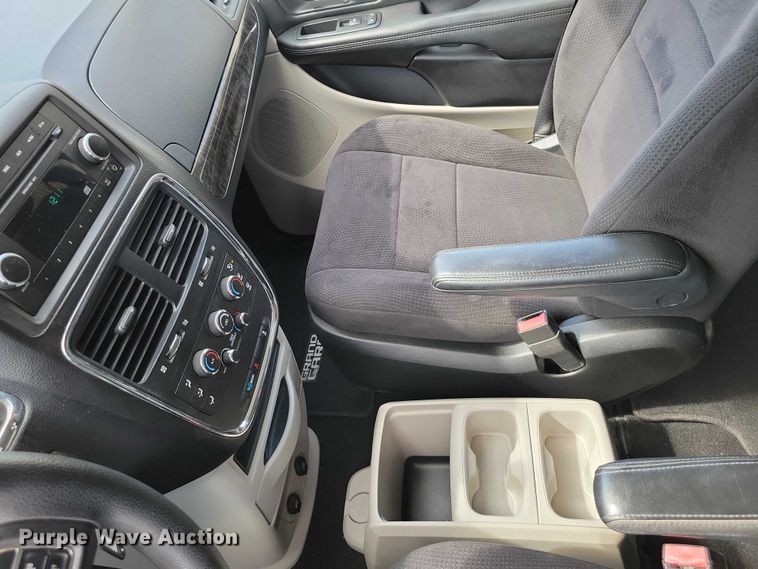 image for item NK9931 2011 Dodge Grand Caravan van