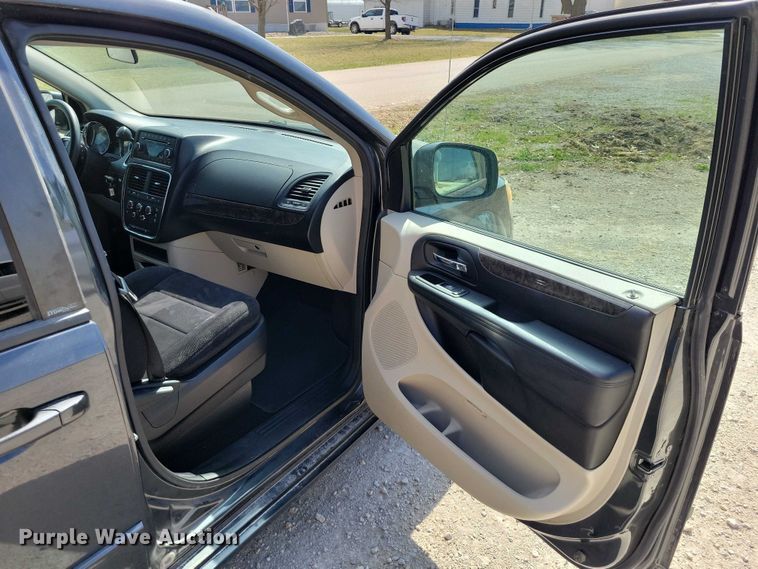 image for item NK9931 2011 Dodge Grand Caravan van