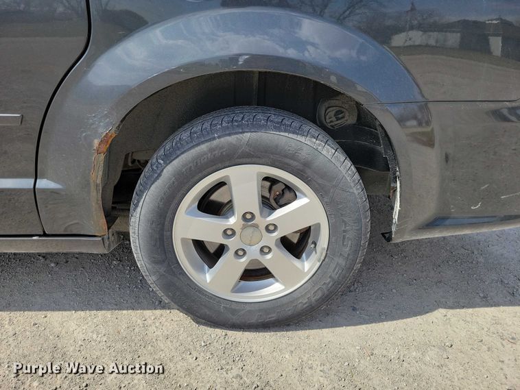 image for item NK9931 2011 Dodge Grand Caravan van