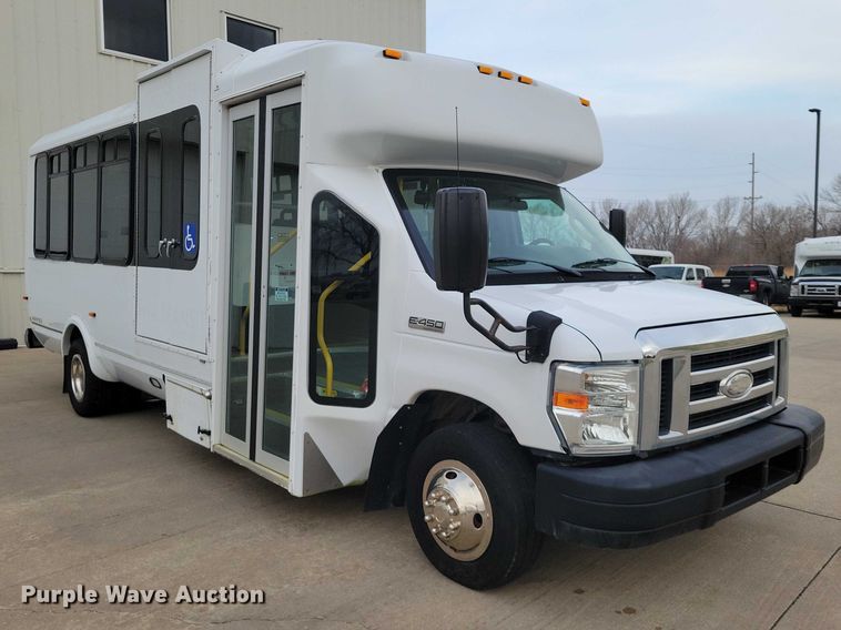 image for item NK9958 2014 Ford  E450 shuttle bus