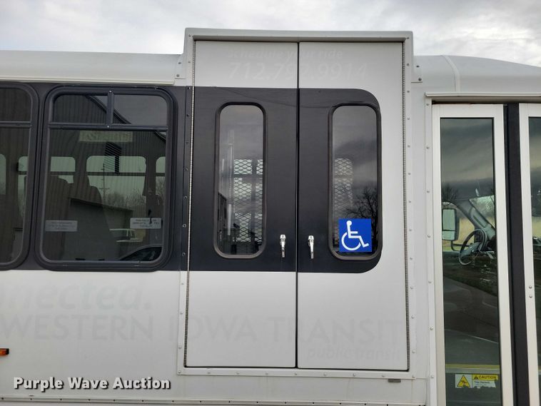 image for item NK9958 2014 Ford  E450 shuttle bus