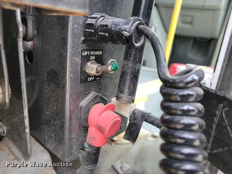 image for item NK9958 2014 Ford  E450 shuttle bus