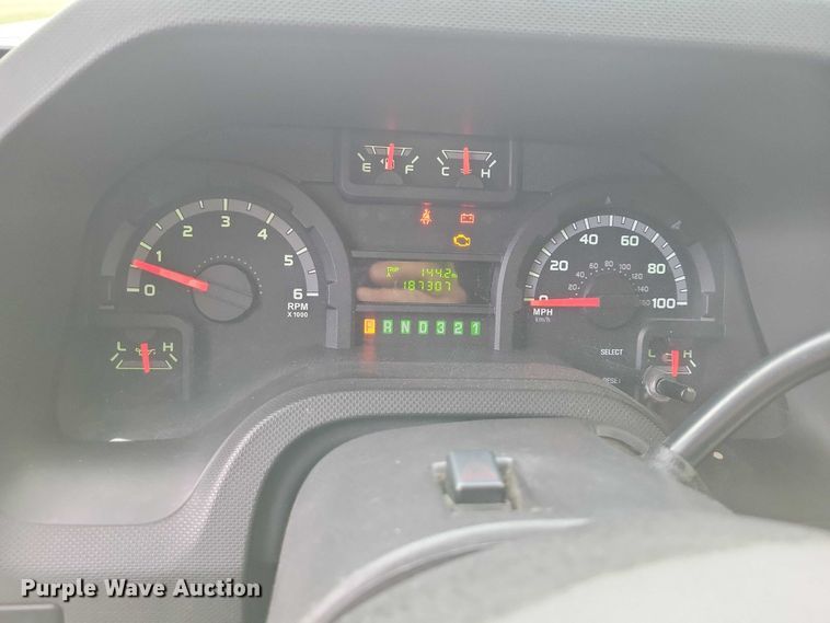 image for item NK9958 2014 Ford  E450 shuttle bus