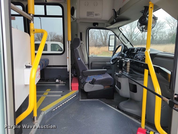 image for item NK9958 2014 Ford  E450 shuttle bus