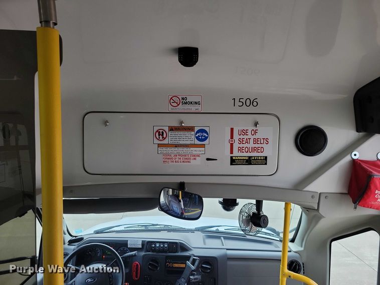 image for item NK9958 2014 Ford  E450 shuttle bus