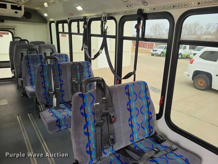 image for item NK9958 2014 Ford  E450 shuttle bus