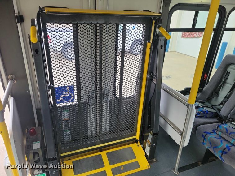 image for item NK9958 2014 Ford  E450 shuttle bus