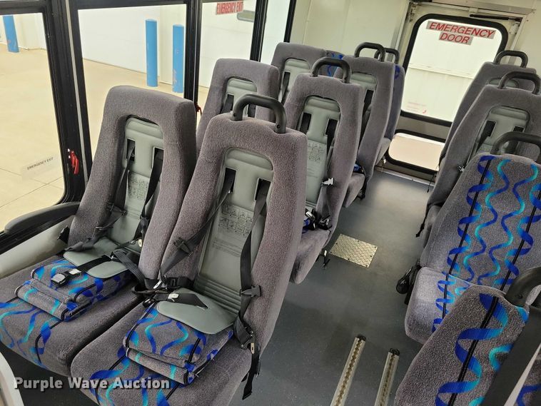 image for item NK9958 2014 Ford  E450 shuttle bus