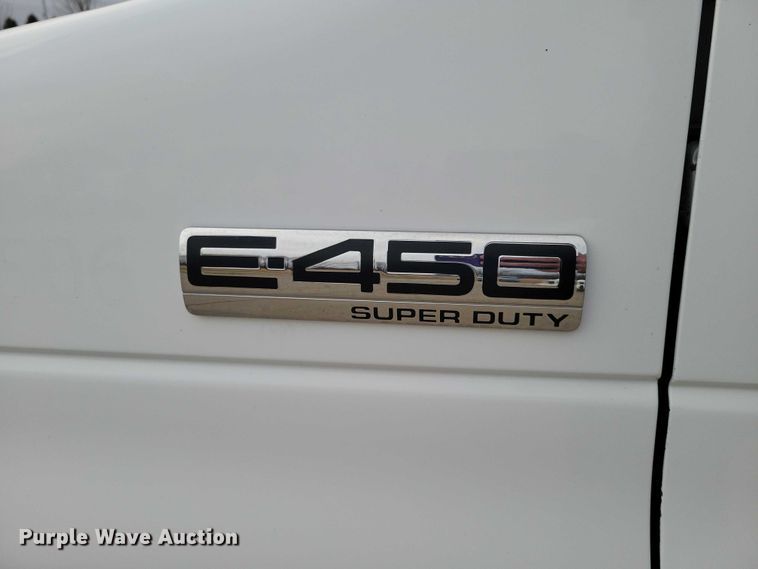 image for item NK9958 2014 Ford  E450 shuttle bus