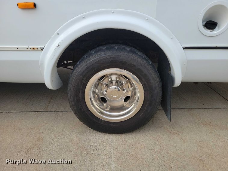 image for item NK9958 2014 Ford  E450 shuttle bus