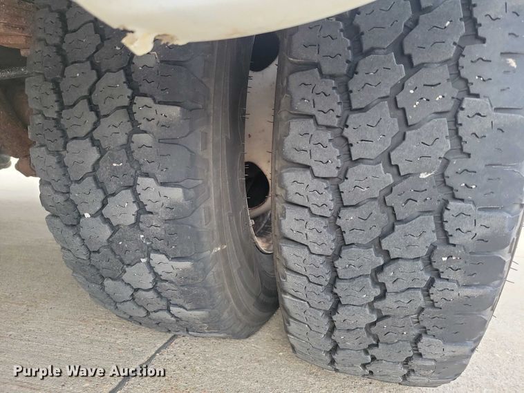 image for item NK9958 2014 Ford  E450 shuttle bus