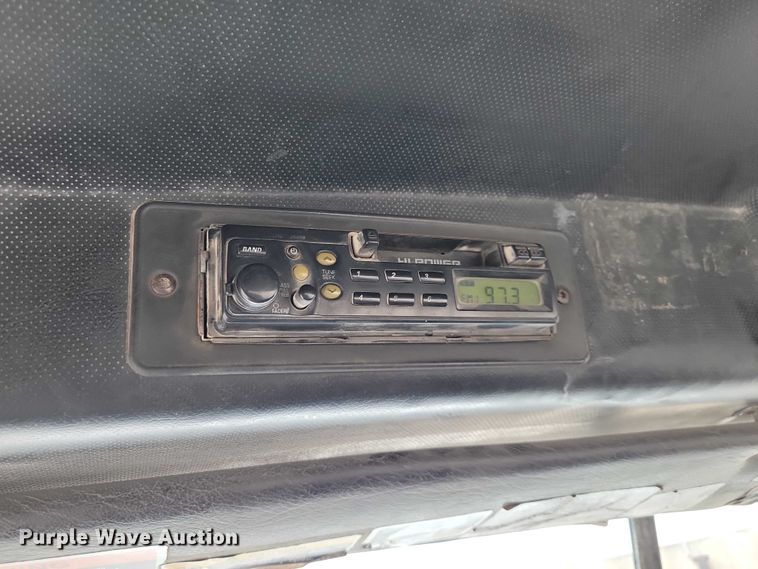 image for item NK9967 2000 Mack CH613 semi truck