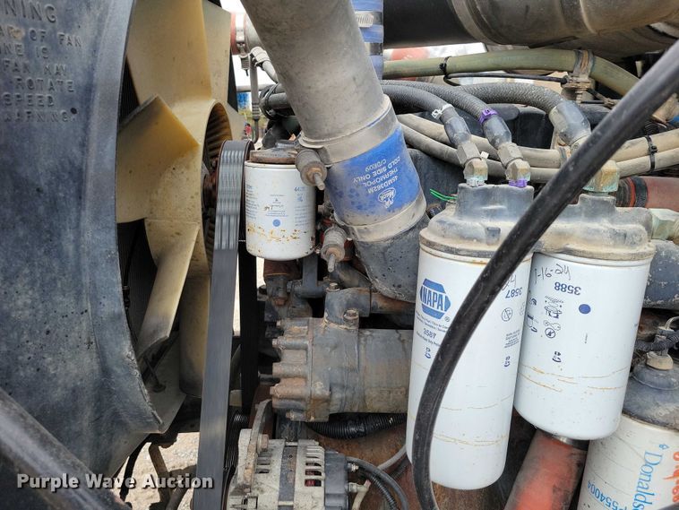 image for item NK9967 2000 Mack CH613 semi truck