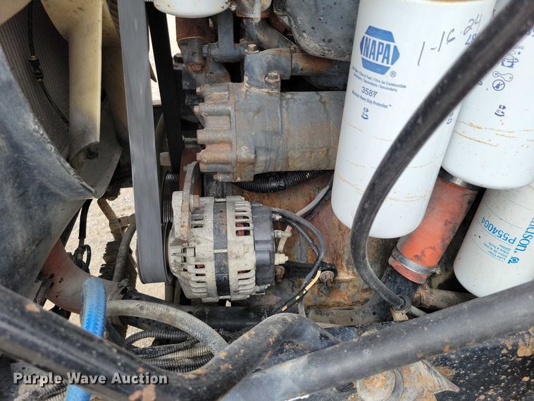 image for item NK9967 2000 Mack CH613 semi truck