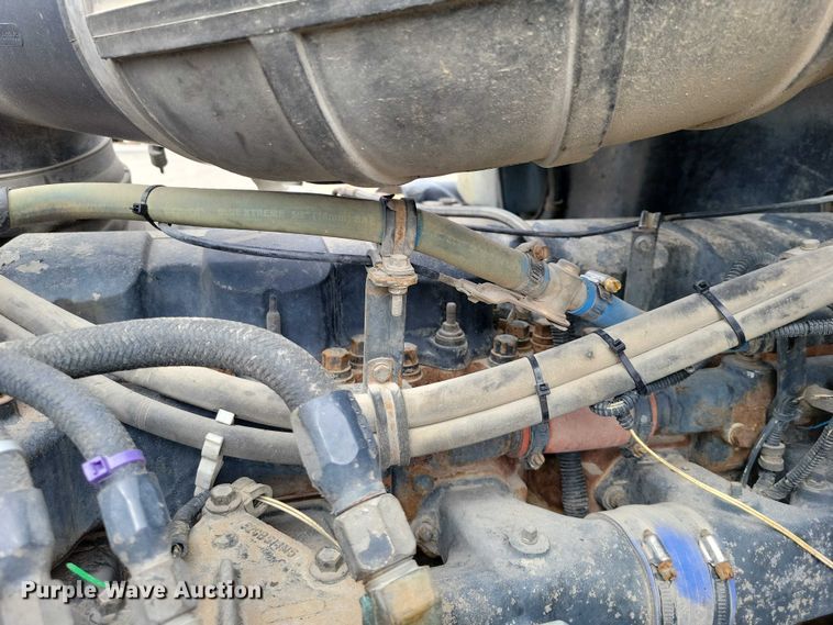 image for item NK9967 2000 Mack CH613 semi truck