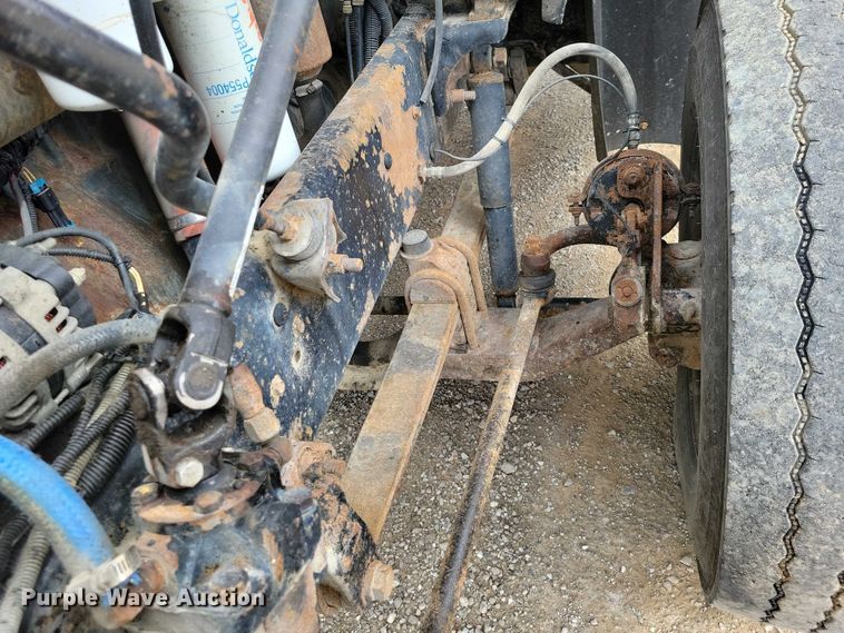 image for item NK9967 2000 Mack CH613 semi truck