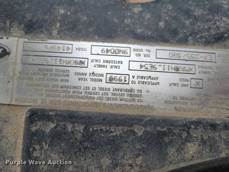 image for item NK9967 2000 Mack CH613 semi truck